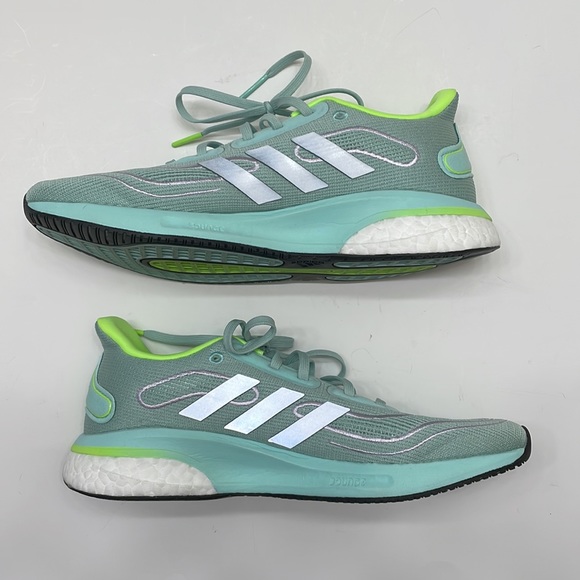 Like New Adidas Women’s PrimeGreen Supernova Running Shoe FZ 3612, Size 8.5 - Picture 3 of 9